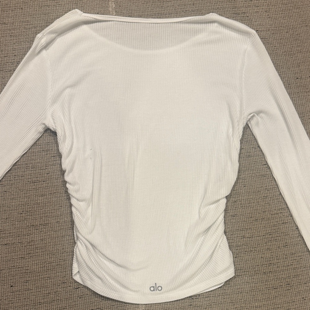 ALO Yoga White Long Sleeve Top - Picture 3 of 4